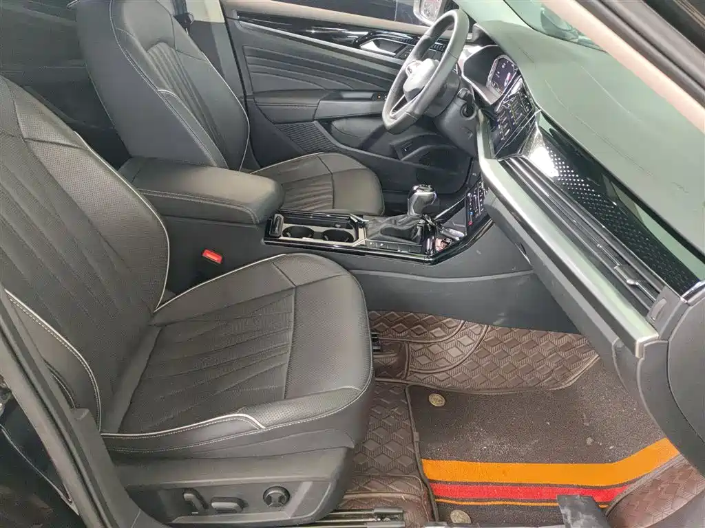 Passat 2022 330TSI Deluxe Edition купить на сайте DeffCars