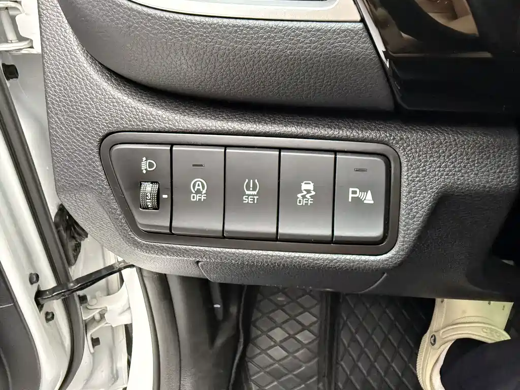 Seltos 2023 1.5L CVT luxury version купить на сайте DeffCars