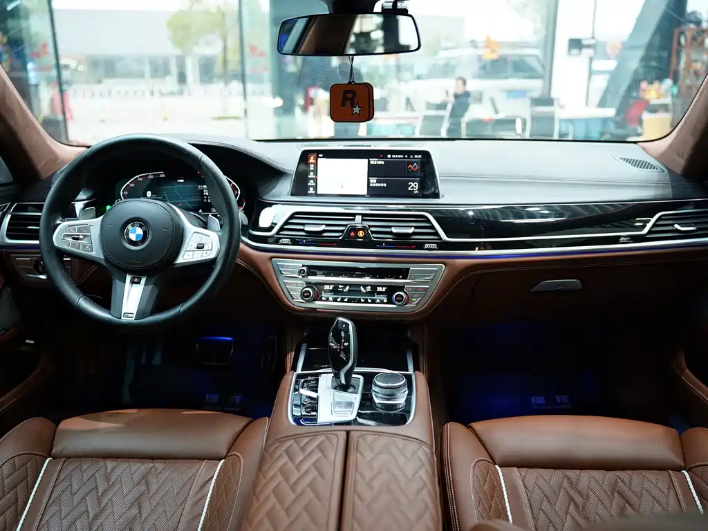 BMW 7 Series 2022 740Li xDrive Executive M Sports Package купить на сайте DeffCars