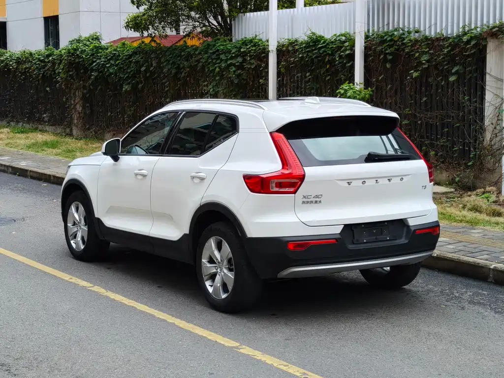 Volvo XC40 2021 T3 Smart Travel Fashion Edition купить на сайте DeffCars