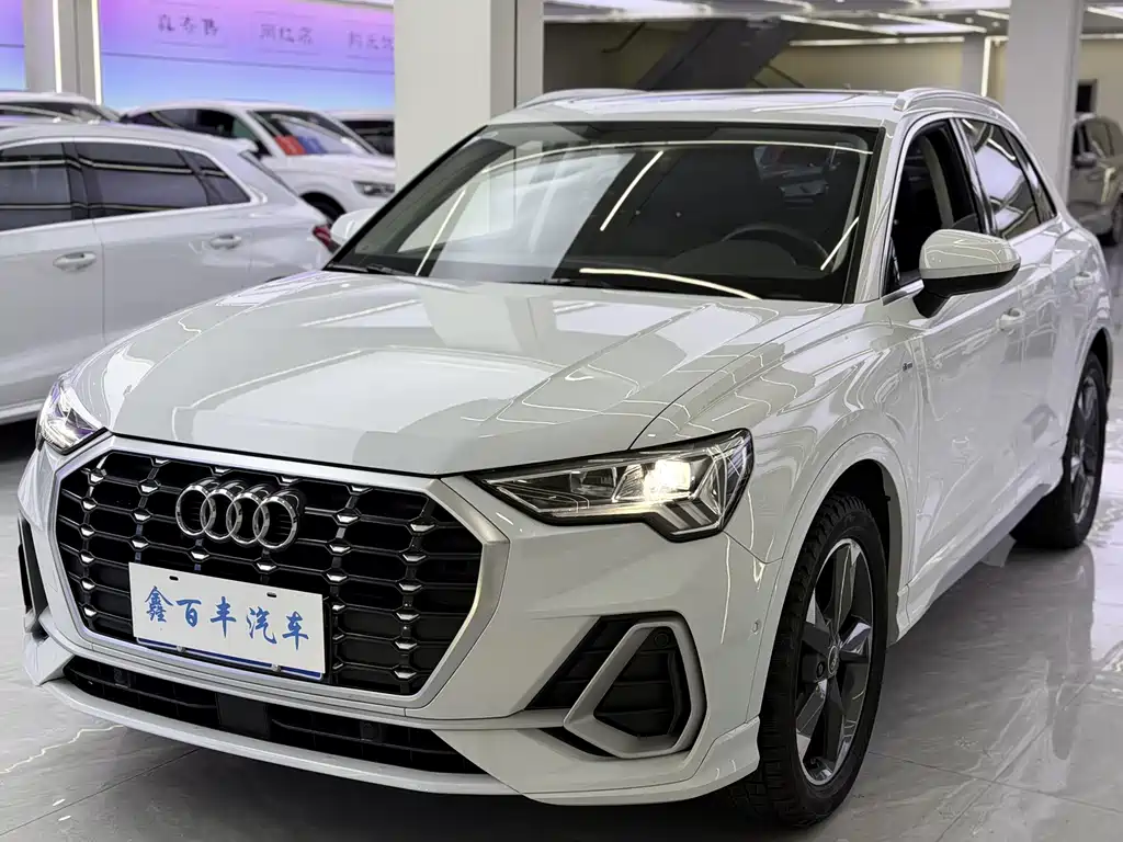 Audi Q3 2022 35 TFSI Fashionable and Dynamic купить на сайте DeffCars