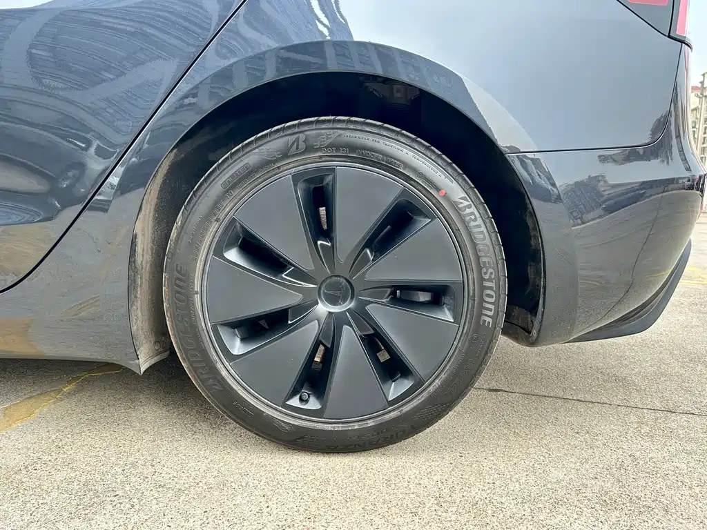 Model 3 2025 facelift rear-wheel drive version купить на сайте DeffCars