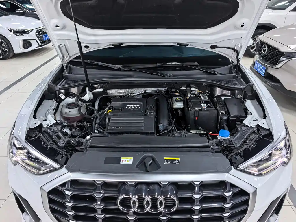 Audi Q3 2023 35 TFSI Fashionable and Dynamic (1.4T) купить на сайте DeffCars