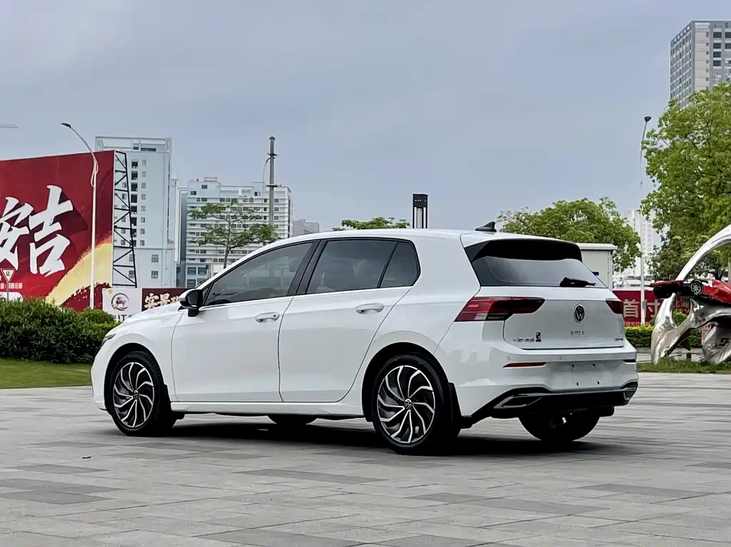 Golf 2023 facelift 280TSI DSG Pro купить на сайте DeffCars