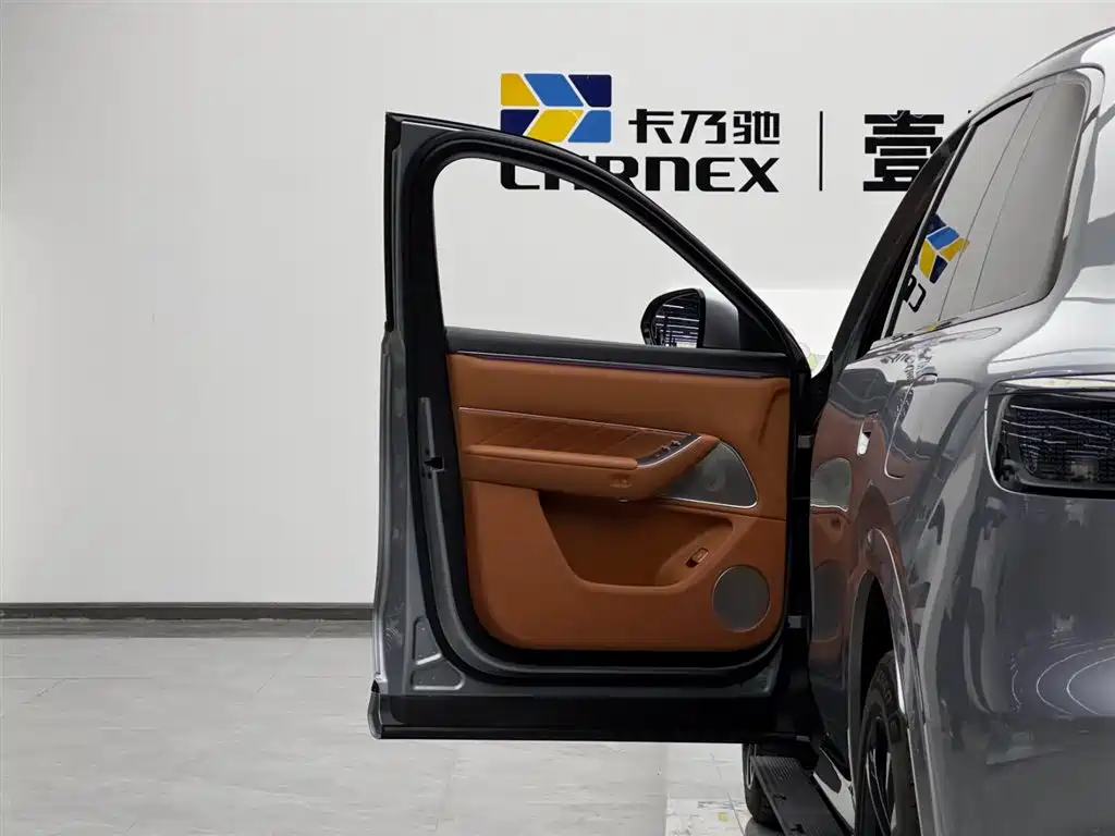 Wenjie M8 2025 extended range Ultra version 53.4kWh 5-seater version купить на сайте DeffCars
