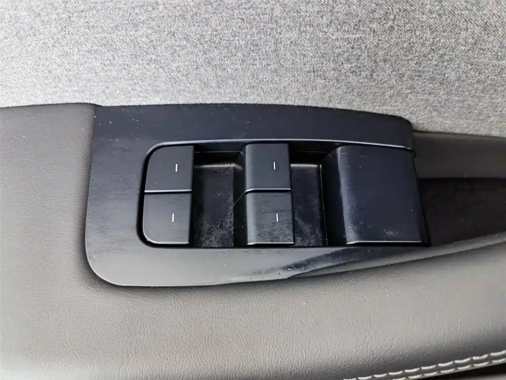 Model 3 2023 rear-wheel drive version купить на сайте DeffCars