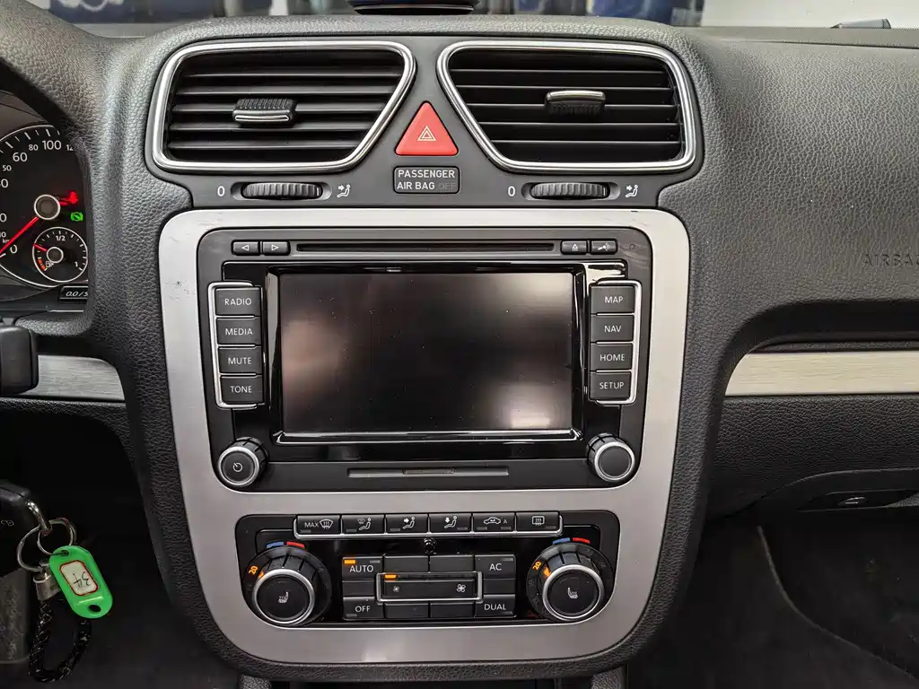 Volkswagen Eos 2010 2.0TSI DSG Deluxe Edition купить на сайте DeffCars