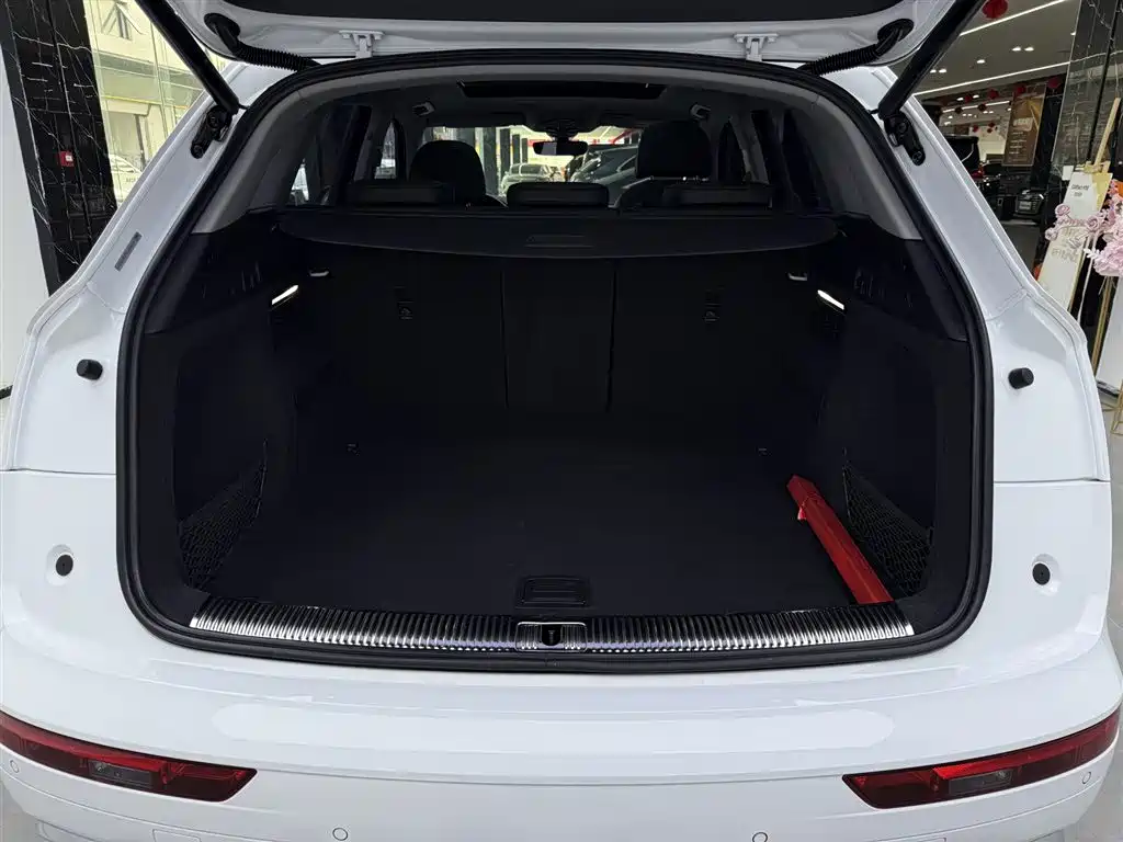 Audi Q5L 2020 facelift 40 TFSI enjoys fashionable style купить на сайте DeffCars