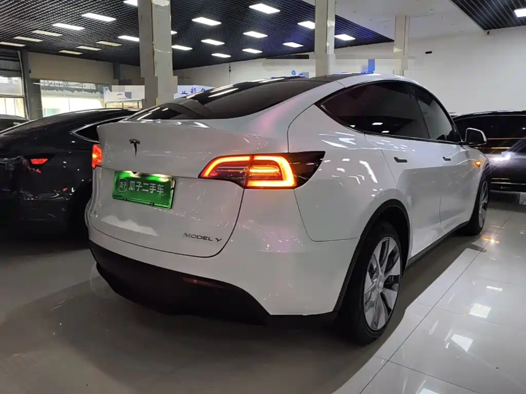 Model Y 2021 long-range all-wheel drive version 3D7 купить на сайте DeffCars