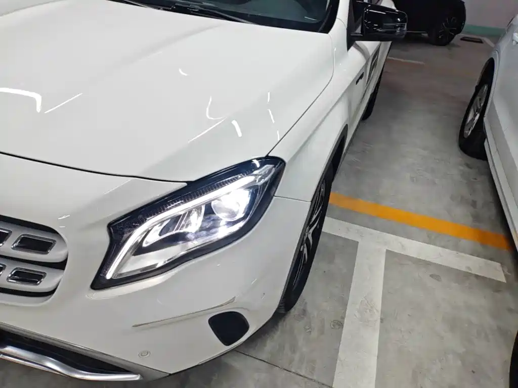 Mercedes-Benz GLA 2017 GLA 200 Fashion Model купить на сайте DeffCars