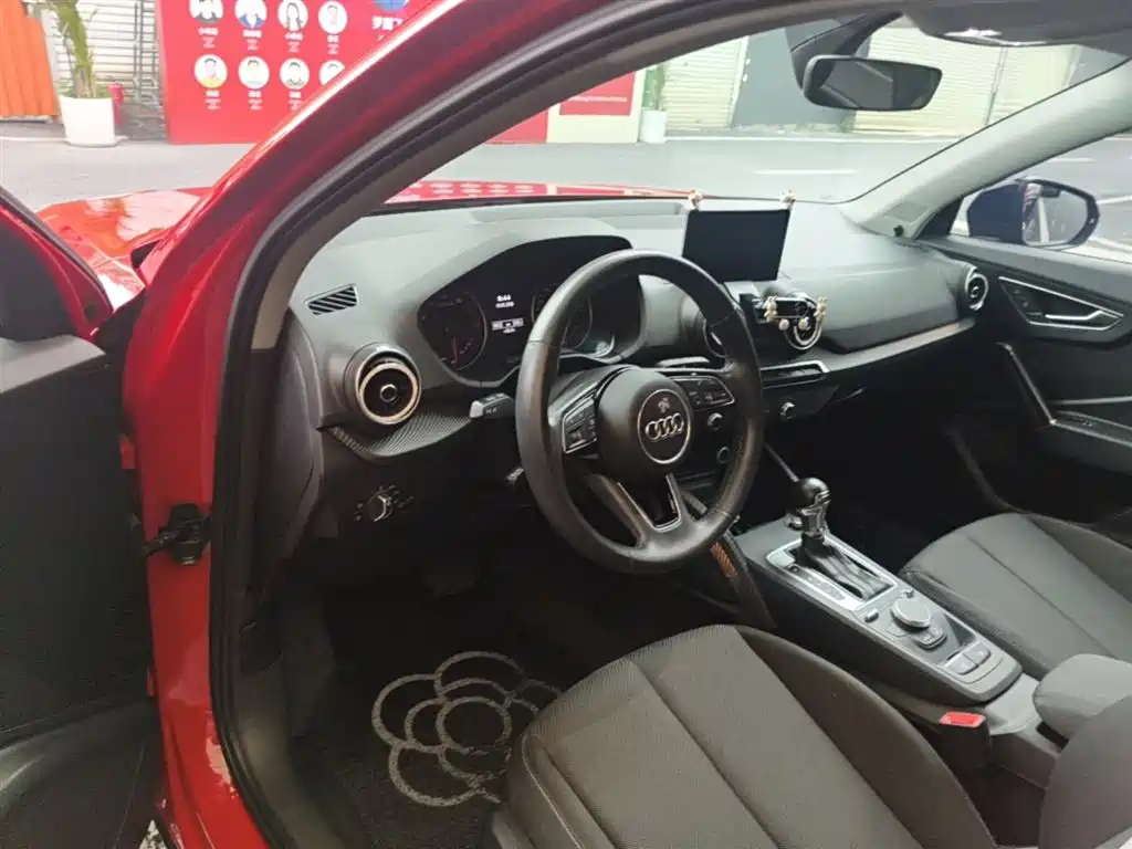Audi Q2L 2018 35 TFSI launches exclusive version, National VI купить на сайте DeffCars
