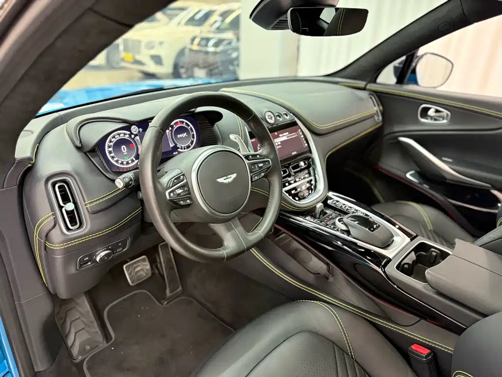 Aston Martin DBX 2022 3.0T STRAIGHT-SIX купить на сайте DeffCars