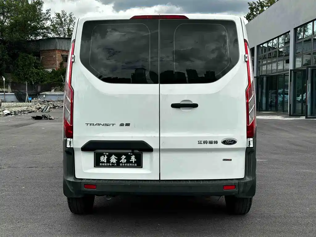 Transit 2019 2.0T Diesel Multipurpose Commercial Vehicle Short Axle Low Top 6 Seater Country VI купить на сайте DeffCars