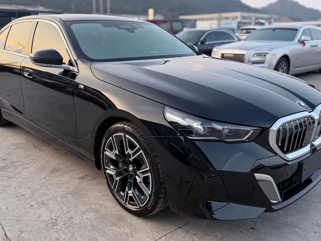 BMW 5 Series 2024 530Li Exclusive M Sports Package купить на сайте DeffCars