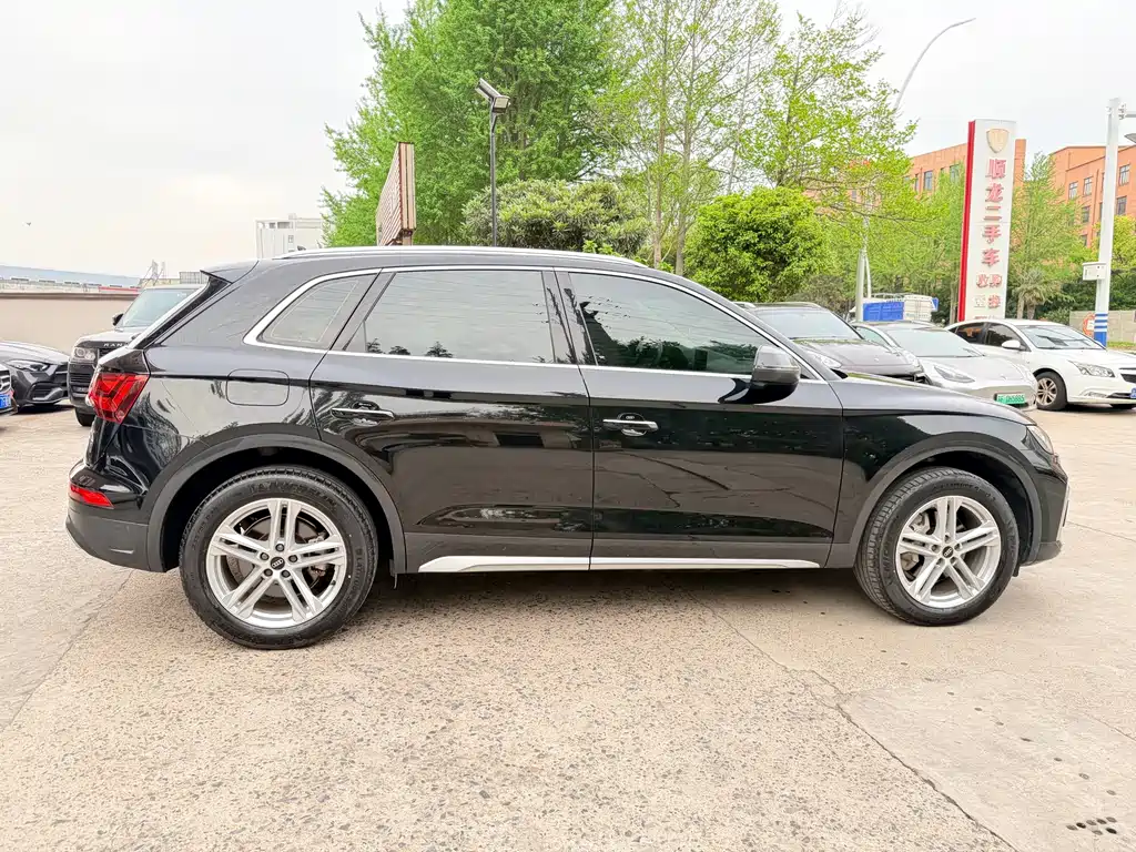 Audi Q5L 2023 40T Fashionable and Elegant Model купить на сайте DeffCars