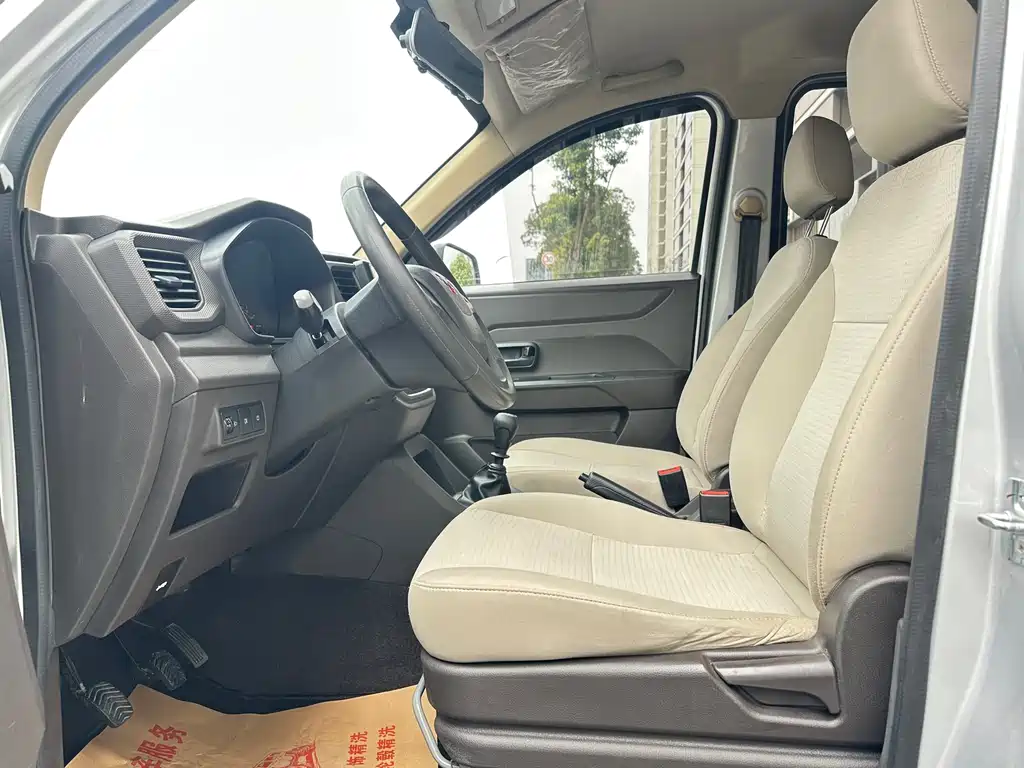 Wuling Hongguang V 2022 1.5L Jinchue version electric power assist LAR купить на сайте DeffCars