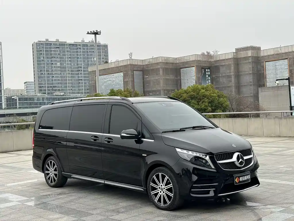 Mercedes-Benz V-Class 2022 V 260 L Long Wheelbase Luxury Edition купить на сайте DeffCars