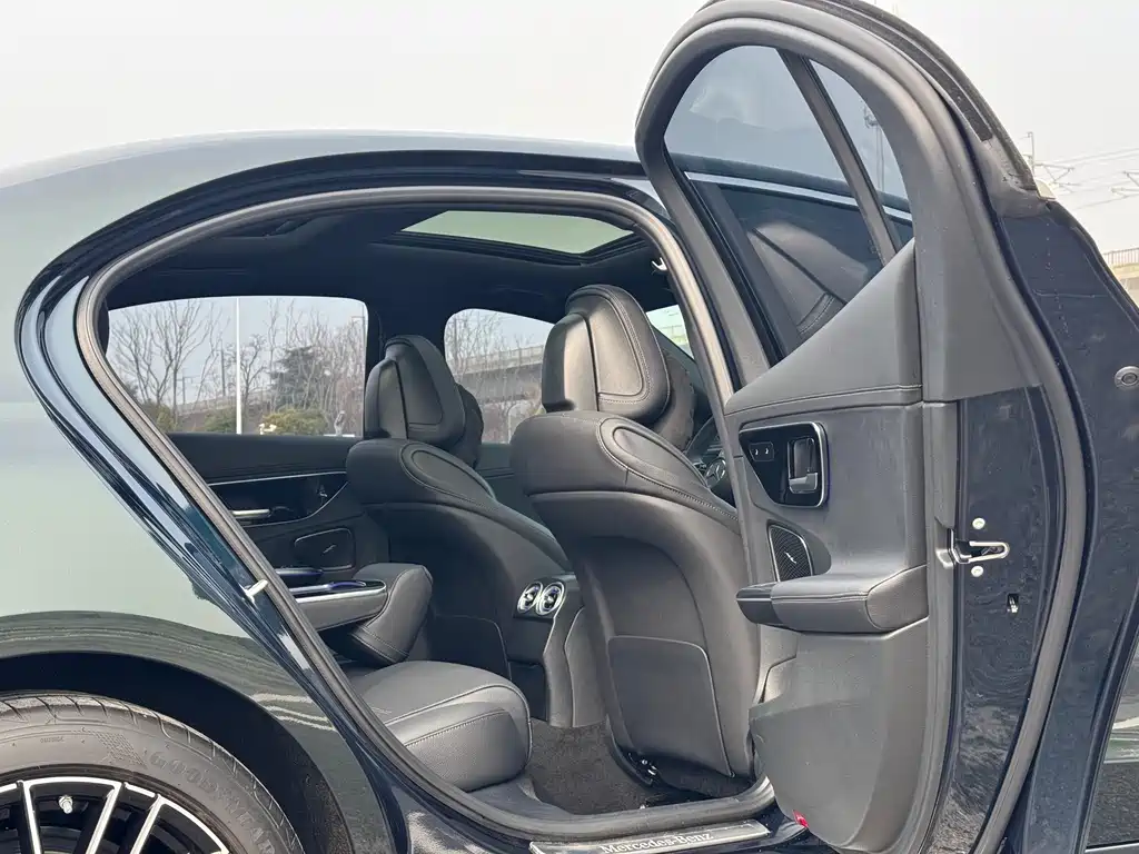 Mercedes-Benz C-Class 2023 facelift C 260 L sports version купить на сайте DeffCars