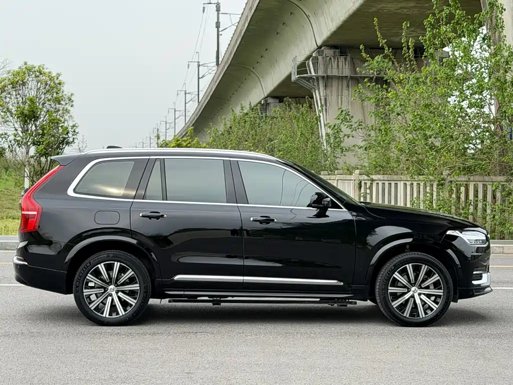 Volvo XC90 2023 B5 Smart Deluxe Edition 5-seater купить на сайте DeffCars