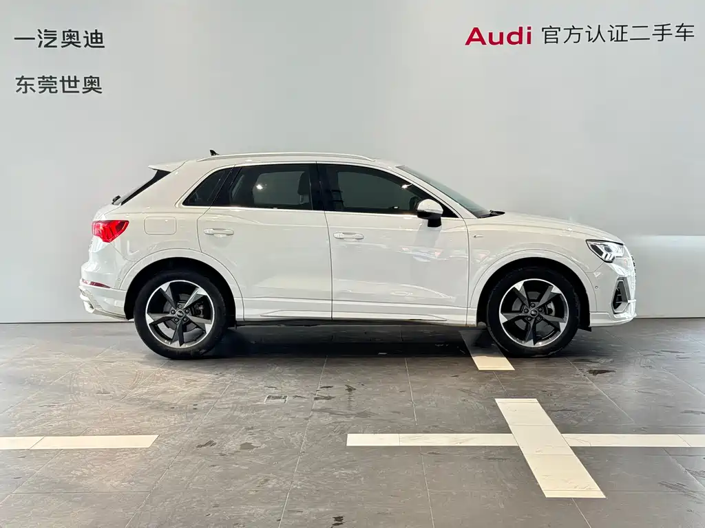 Audi Q3 2023 35 TFSI Fashionable and Dynamic (1.5T) купить на сайте DeffCars