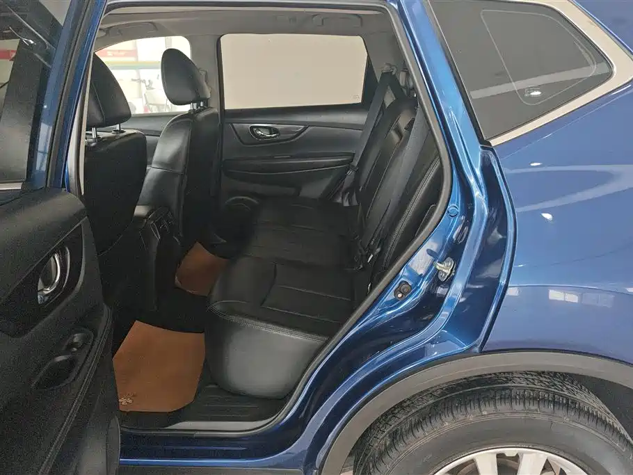 X-Trail 2017 2.0L CVT Comfort Edition 2WD купить на сайте DeffCars