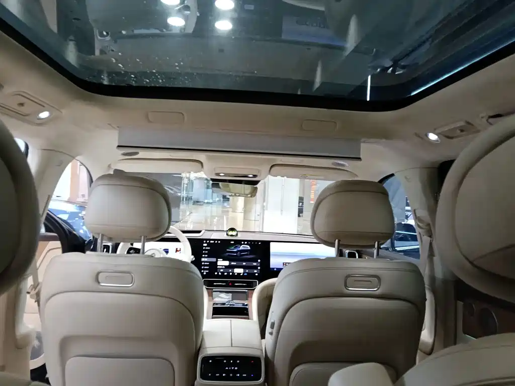 Wenjie M9 2024 extended range Ultra version 42kWh 6-seater version купить на сайте DeffCars
