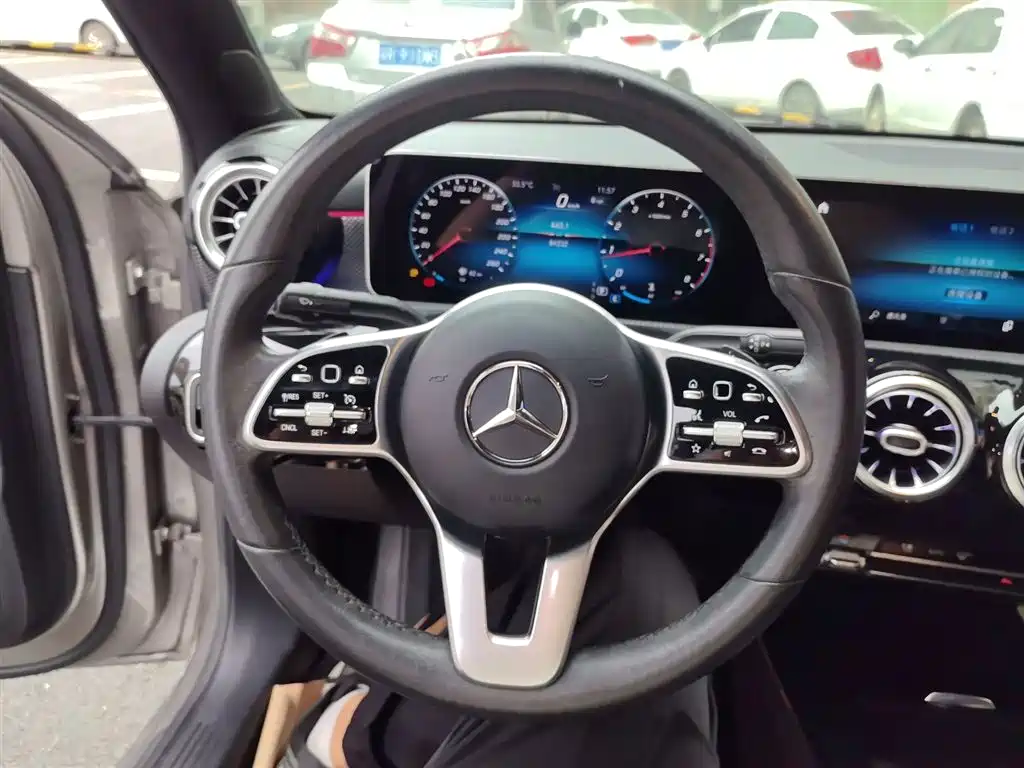 Mercedes-Benz A-Class 2020 A 200 L купить на сайте DeffCars