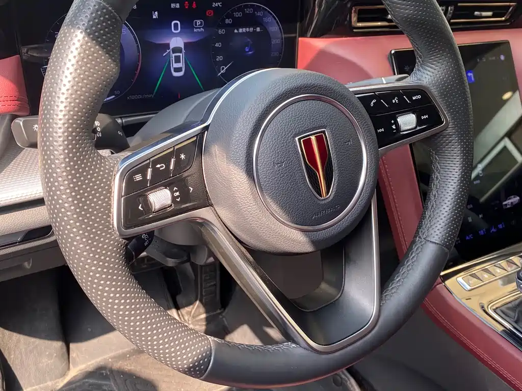 Hongqi H5 2024 2.0T automatic smart connected flag version купить на сайте DeffCars