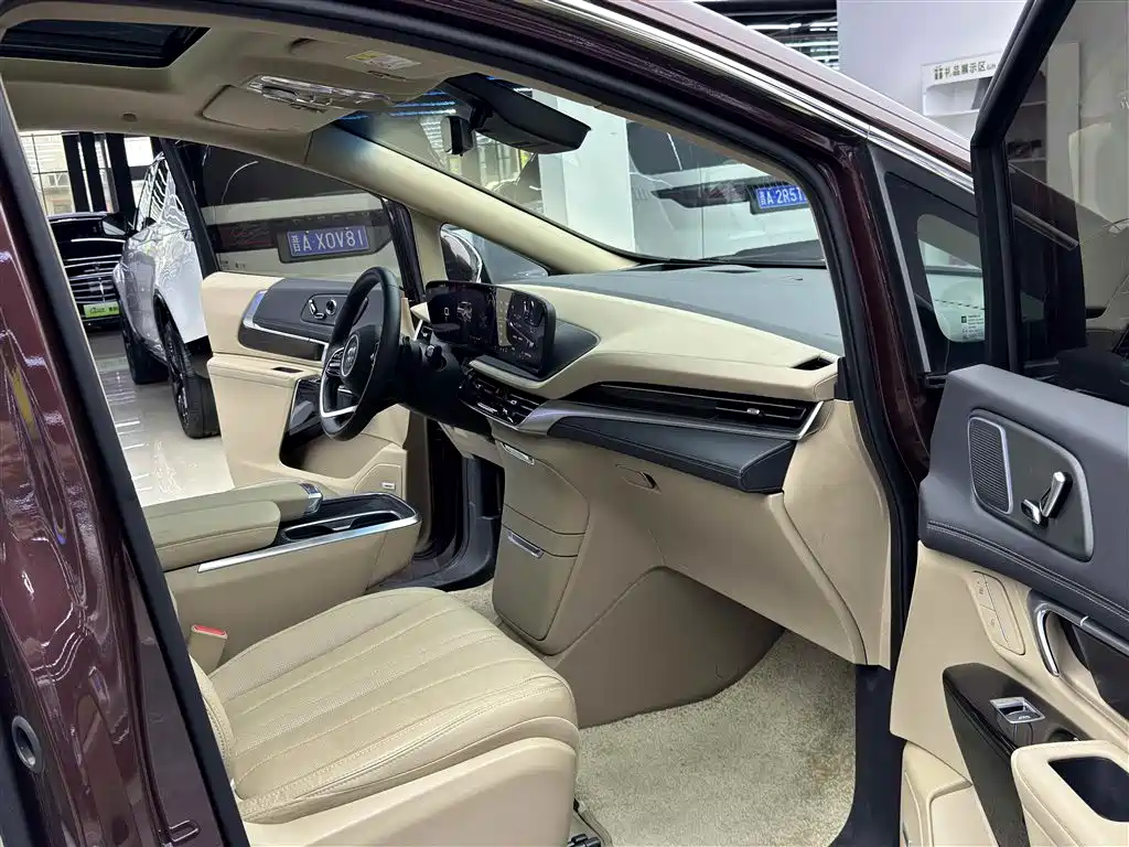 Century 2023 2.0T seven-seat premium model купить на сайте DeffCars