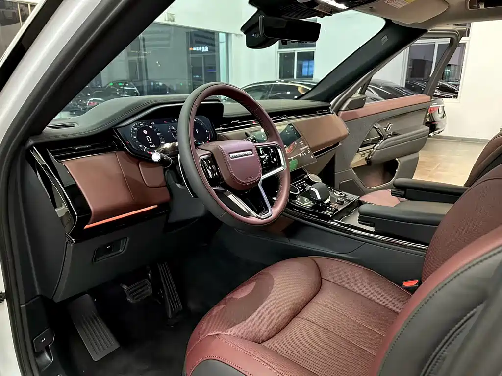 Range Rover Sport 2023 360PS S купить на сайте DeffCars