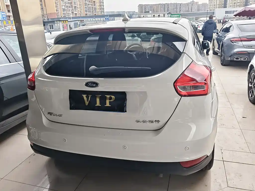 Focus 2018 hatchback classic 1.6L automatic comfort smart mobility version купить на сайте DeffCars