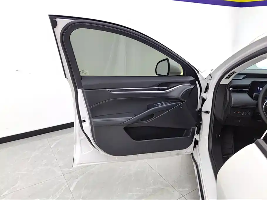Mondeo 2025 1.5T EcoBoost Luxury купить на сайте DeffCars