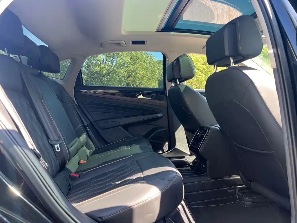Passat 2021 330TSI Deluxe Edition купить на сайте DeffCars