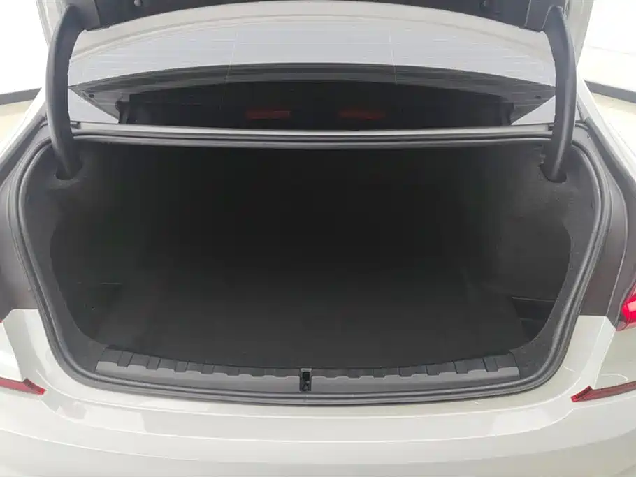 BMW 3 Series 2022 facelift 325i M Sports Package купить на сайте DeffCars