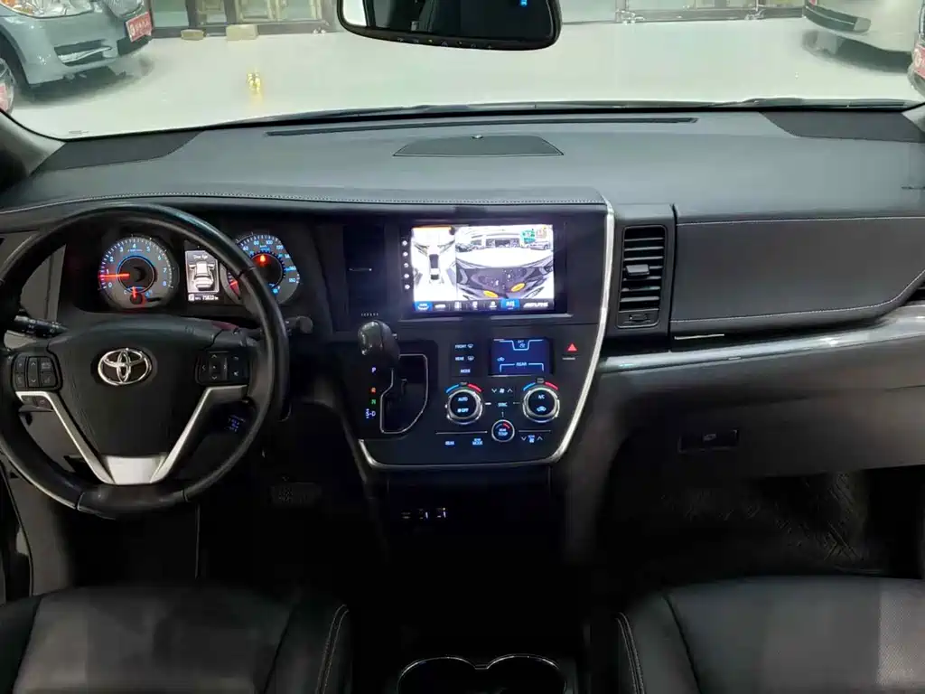 SIENNA 2015 3.5L 2WD LE купить на сайте DeffCars