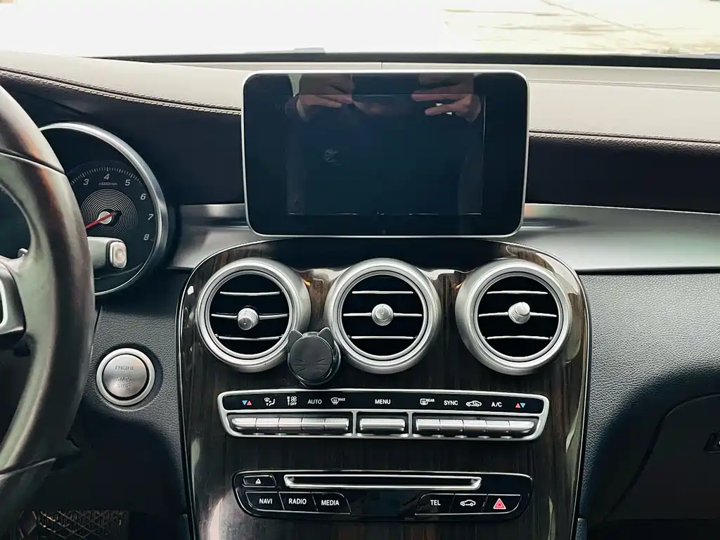 Mercedes-Benz GLC 2018 GLC 260 4MATIC luxury model купить на сайте DeffCars
