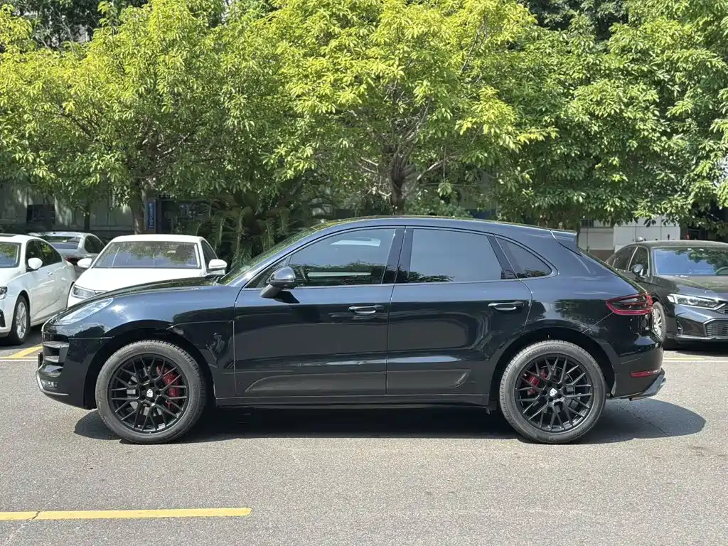 Macan 2017 Macan 2.0T купить на сайте DeffCars