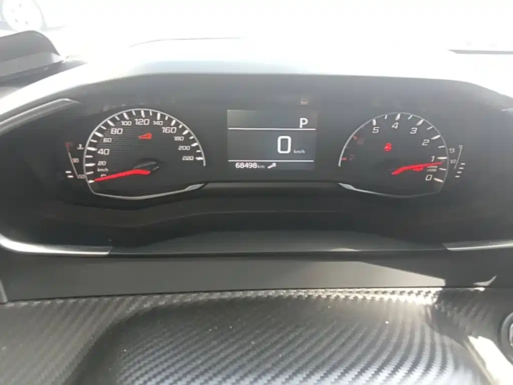 Peugeot 2008 2020款 230THP 锐尚版 купить на сайте DeffCars