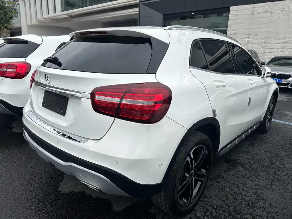 Mercedes-Benz GLA 2018 GLA 200 Fashion Model купить на сайте DeffCars