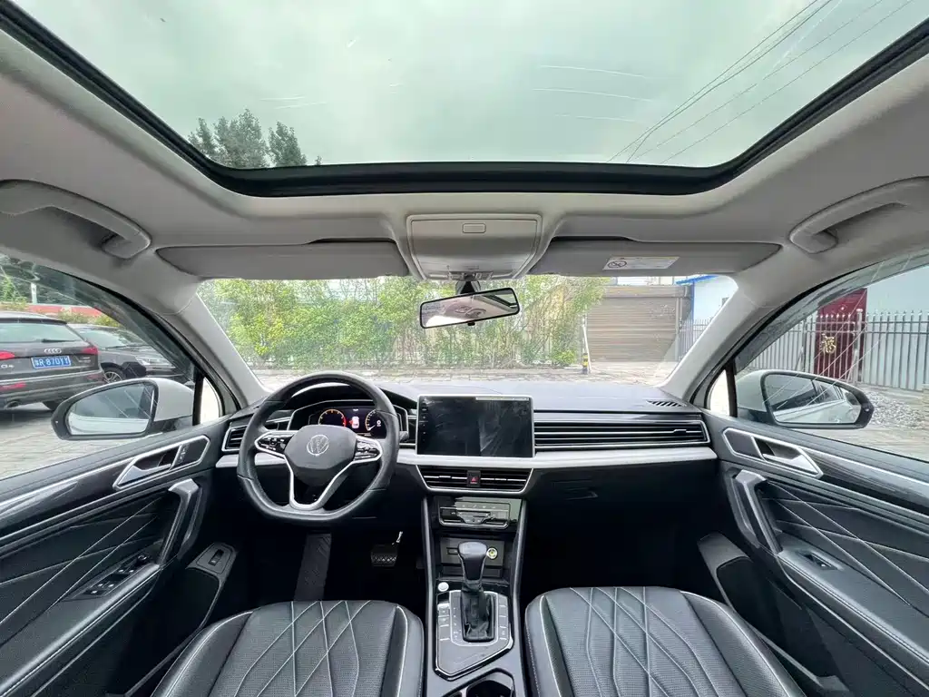 Tiguan L 2023 330TSI automatic two-wheel drive smart version купить на сайте DeffCars