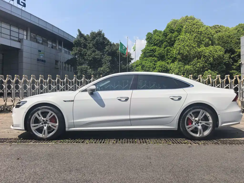 Audi A7L 2024 45TFSI quattro S-line vision type liquid crystal package купить на сайте DeffCars