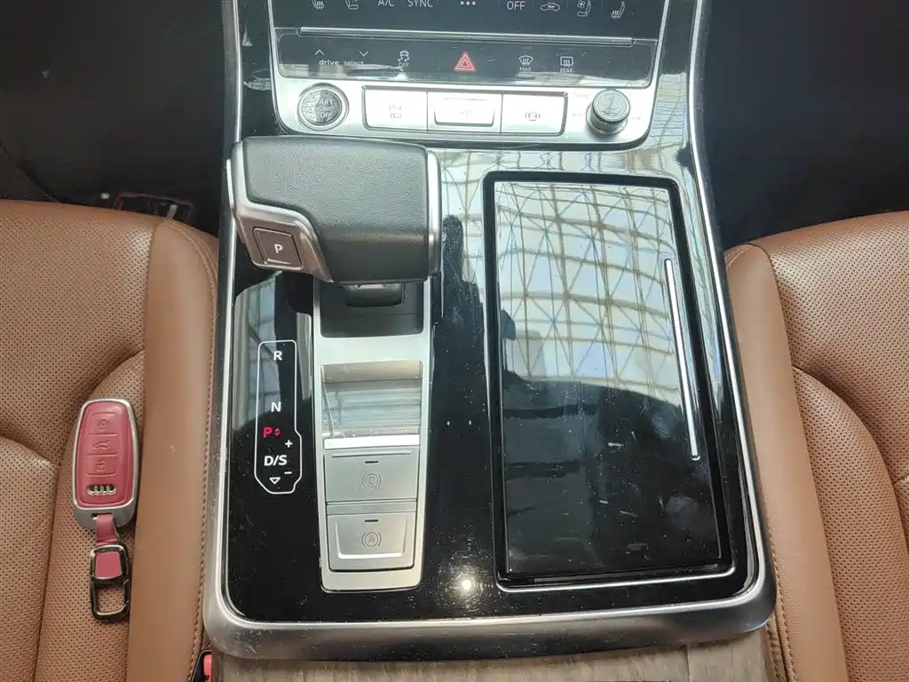 Audi Q7 2023 45 TFSI quattro S line sports купить на сайте DeffCars