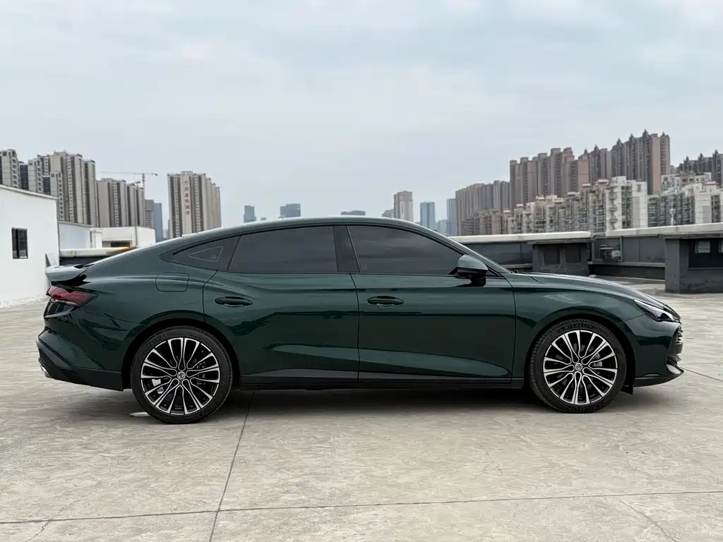 MG7 2023 2.0T Automatic Beauty Hunting Luxury Edition купить на сайте DeffCars