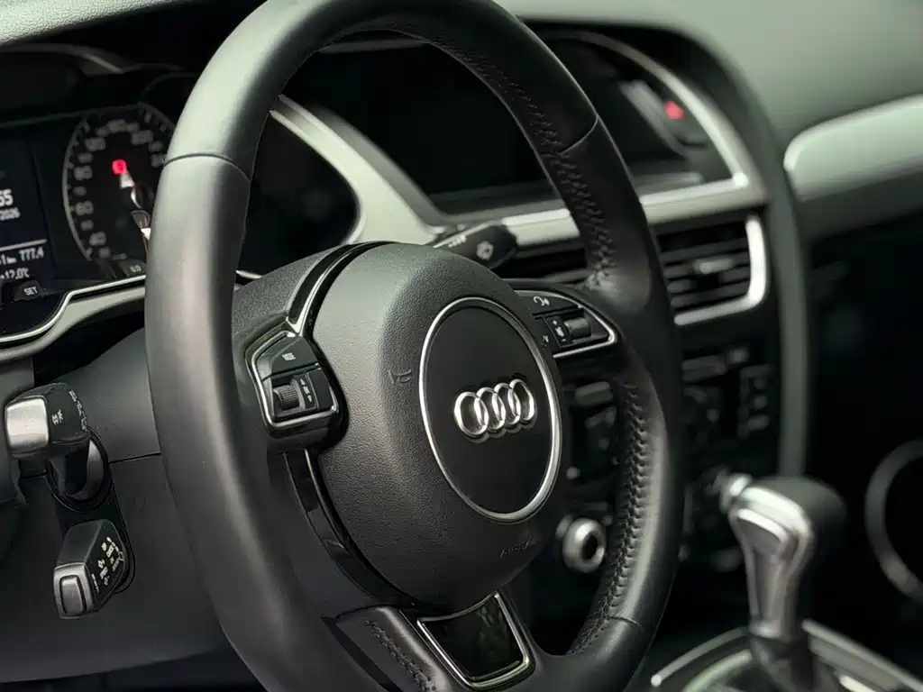 Audi A4L 2016 45 TFSI Collector's Edition quattro personalized sports model купить на сайте DeffCars