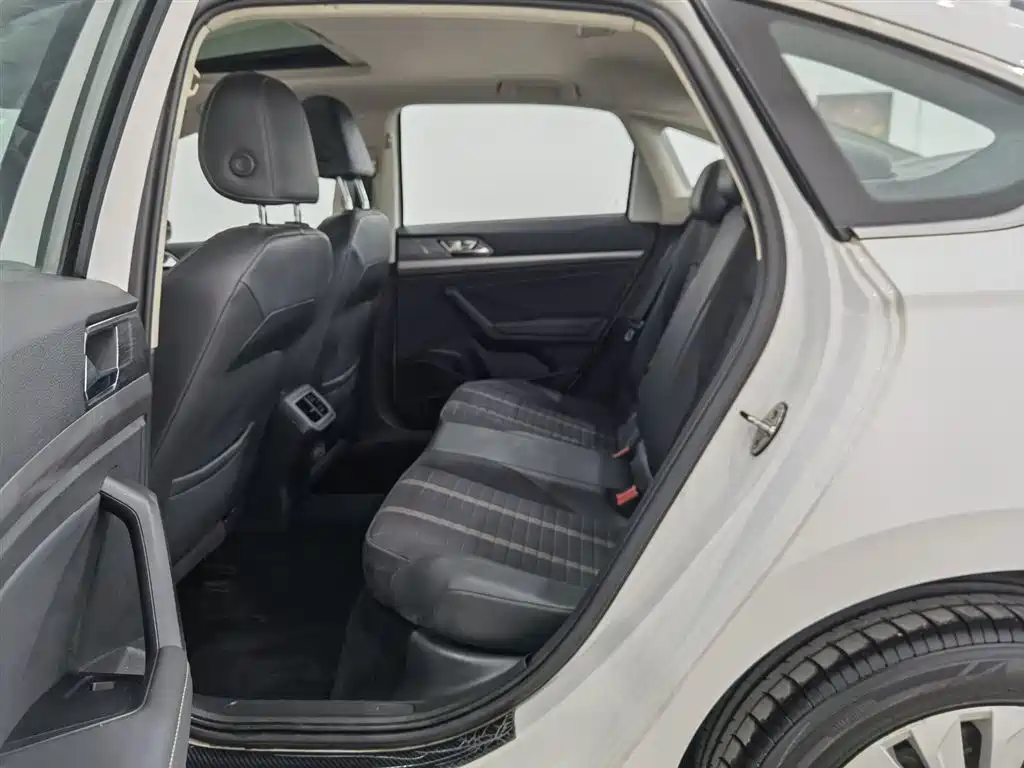 Lavida 2018 280TSI DSG Comfort Edition National V купить на сайте DeffCars