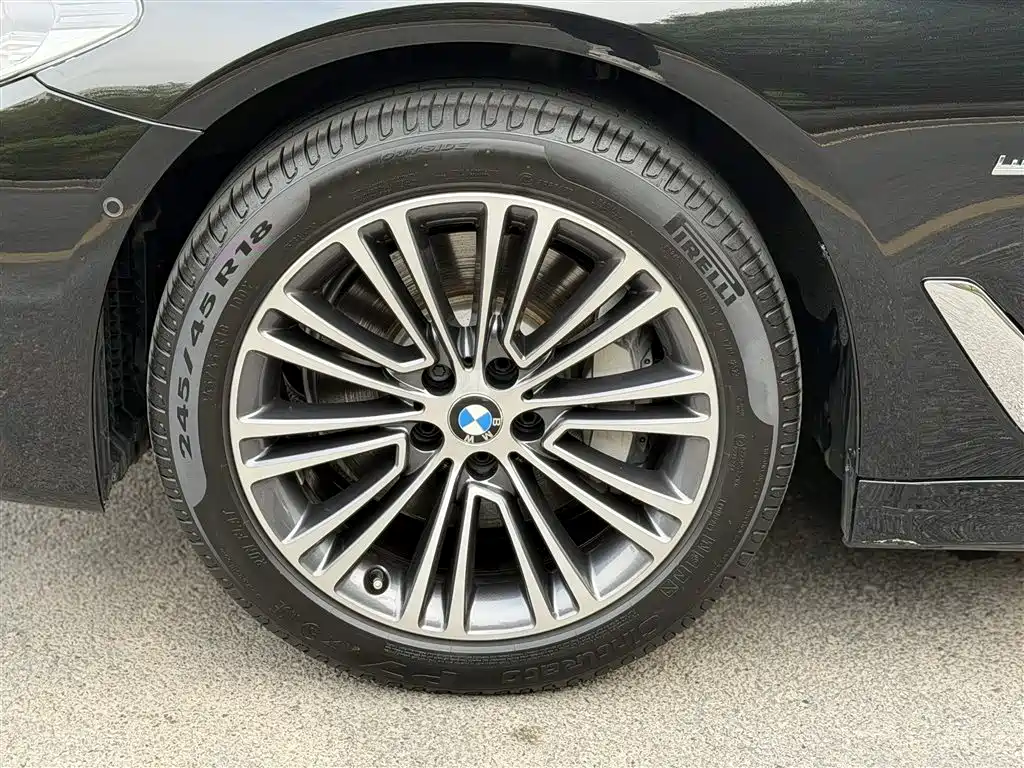 BMW 5 Series 2018 530Li Exclusive Luxury Package купить на сайте DeffCars