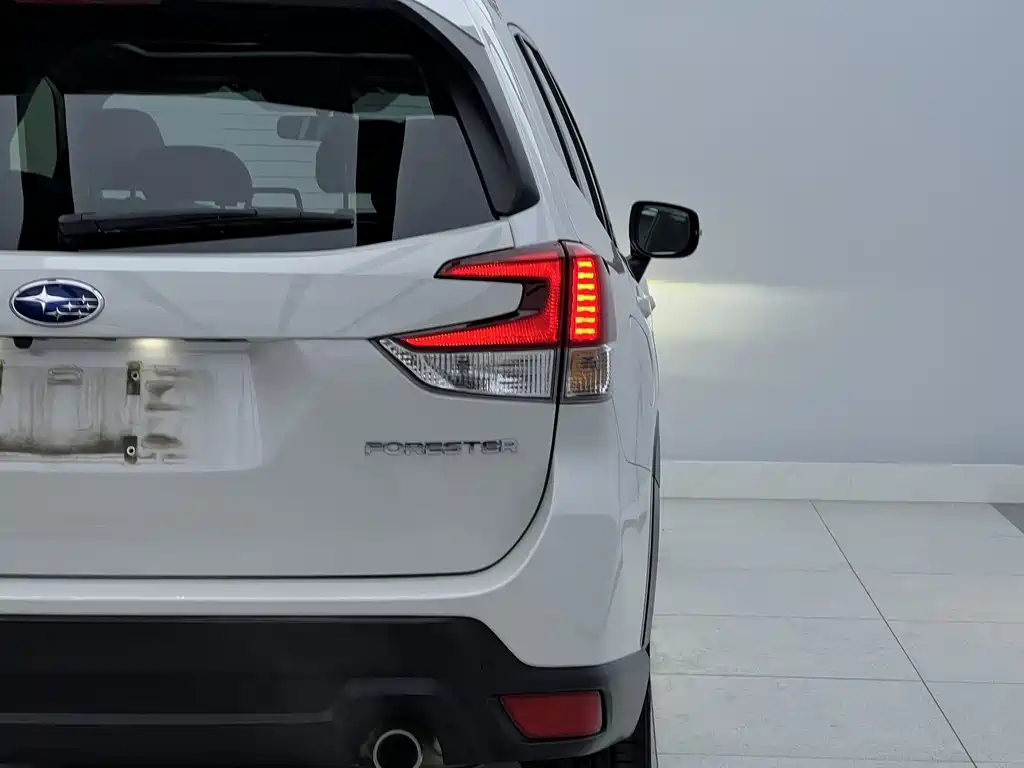 Forester 2022 2.0i AWD Deluxe Edition купить на сайте DeffCars