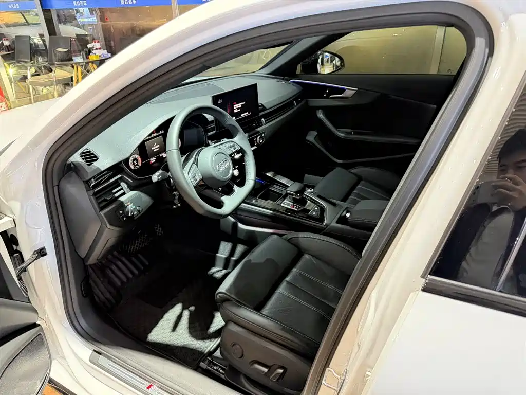 Audi A4L 2023 40 TFSI luxury and dynamic model купить на сайте DeffCars