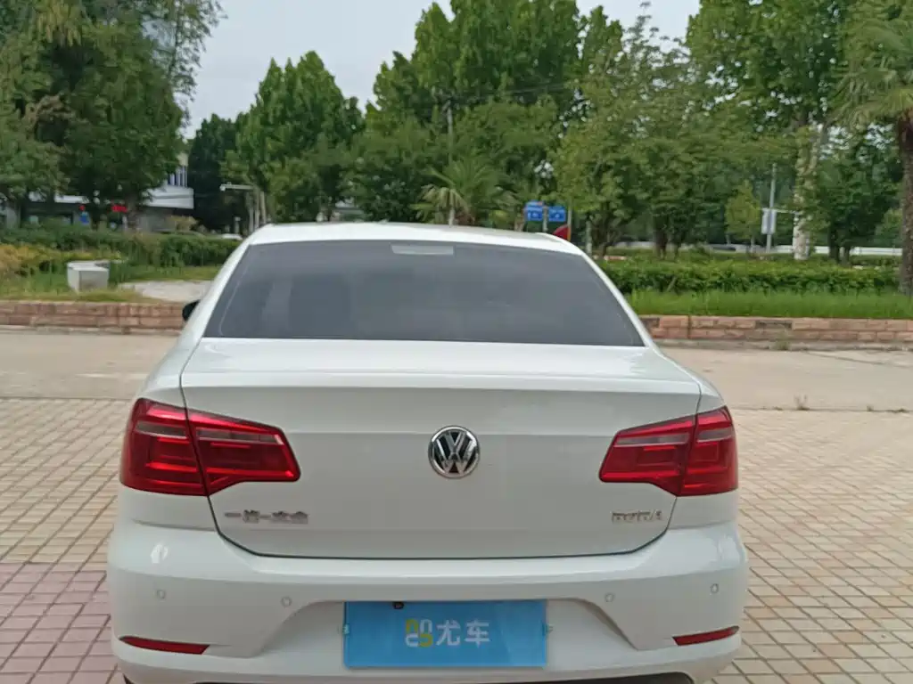Bora 2014 1.6L Manual Comfort Edition купить на сайте DeffCars