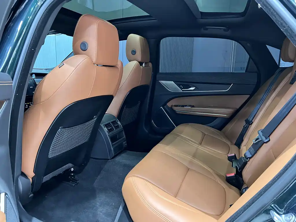 Jaguar XFL 2022 XFL 2.0T P250 two-wheel drive elite sports version купить на сайте DeffCars